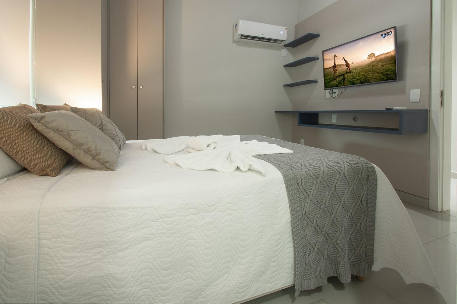 Pousada Praia Joao Fernandes Búzios エクステリア 写真 A bedroom with a television